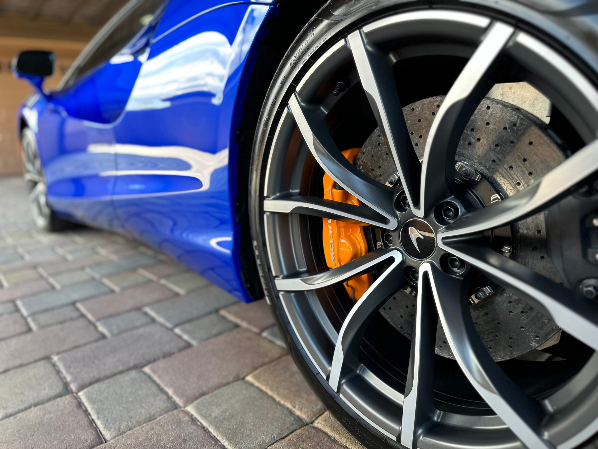 McLaren — Wheel & Brake Detail