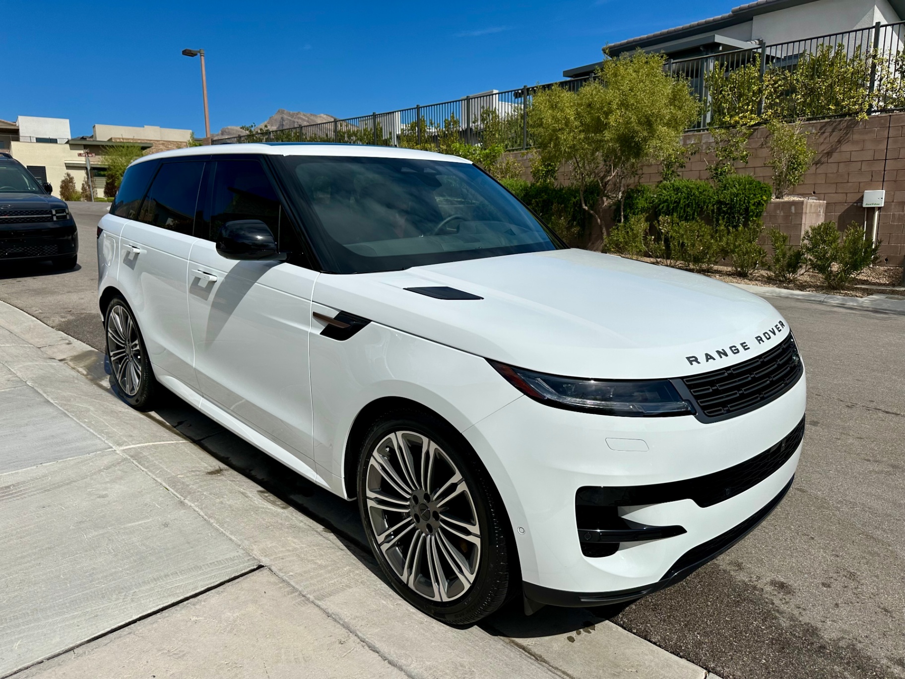 Range Rover — Hand Wash