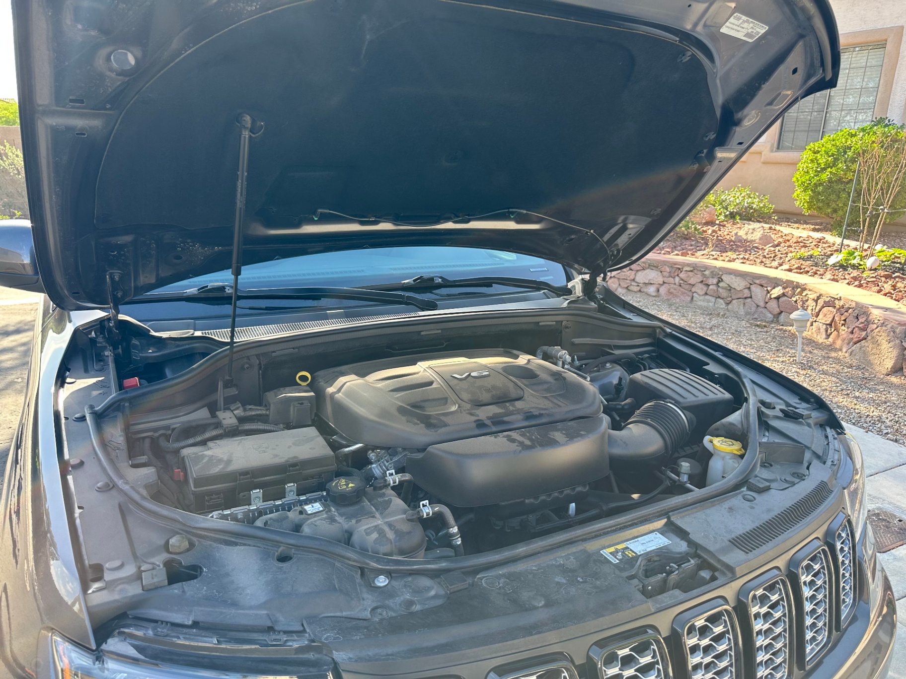 Jeep Grand Cherokee Engine Bay — Before