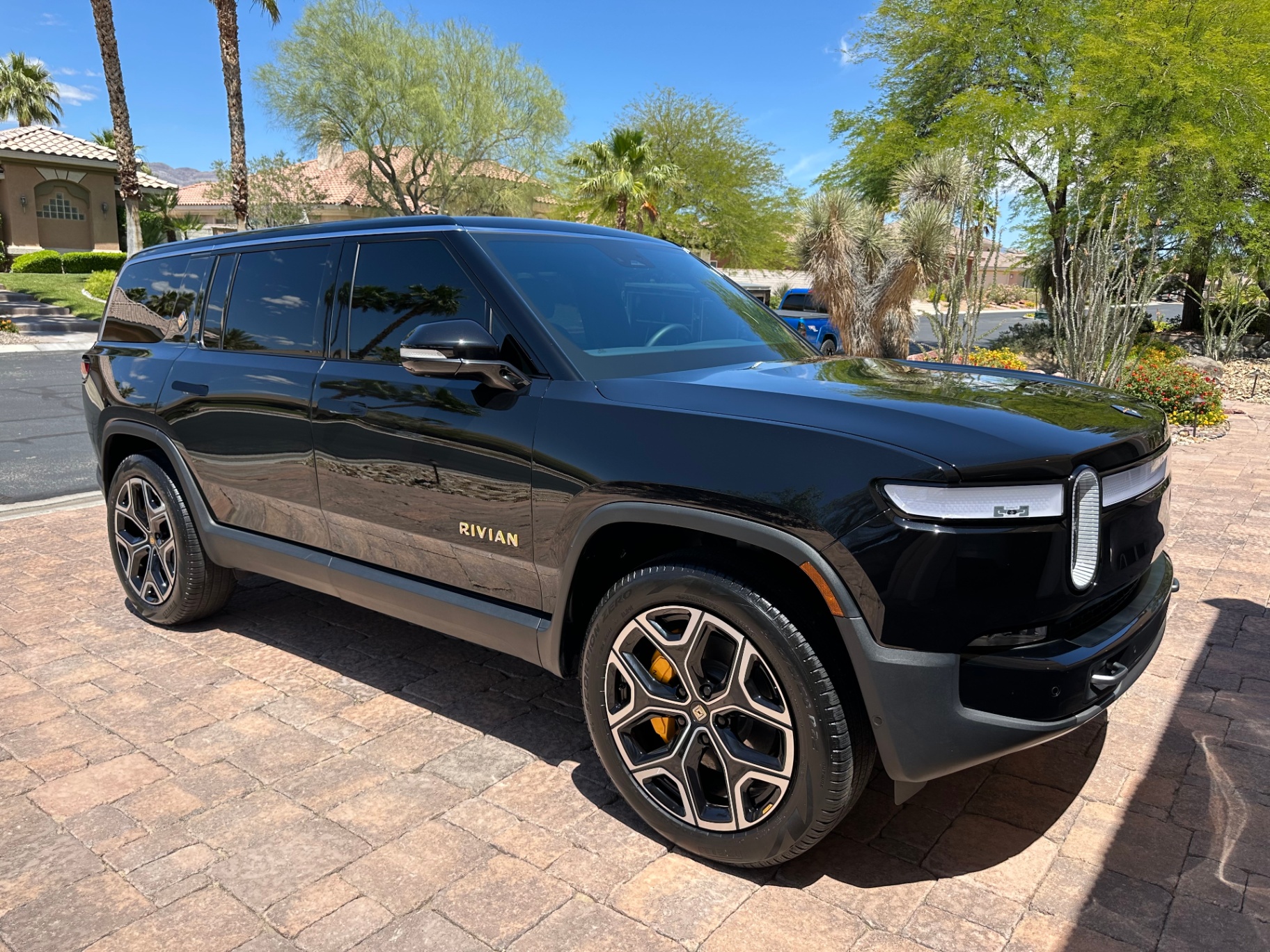 Rivian R1S — After Wash — Hand Wash detailing result in Las Vegas